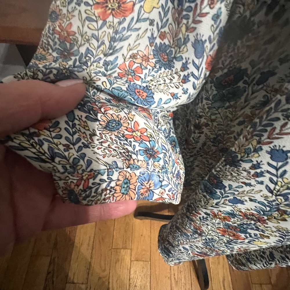Rose & Olive Floral V-Neck Button Front Women’s Top in Cream Blue & Orange Print - Picture 3 of 10